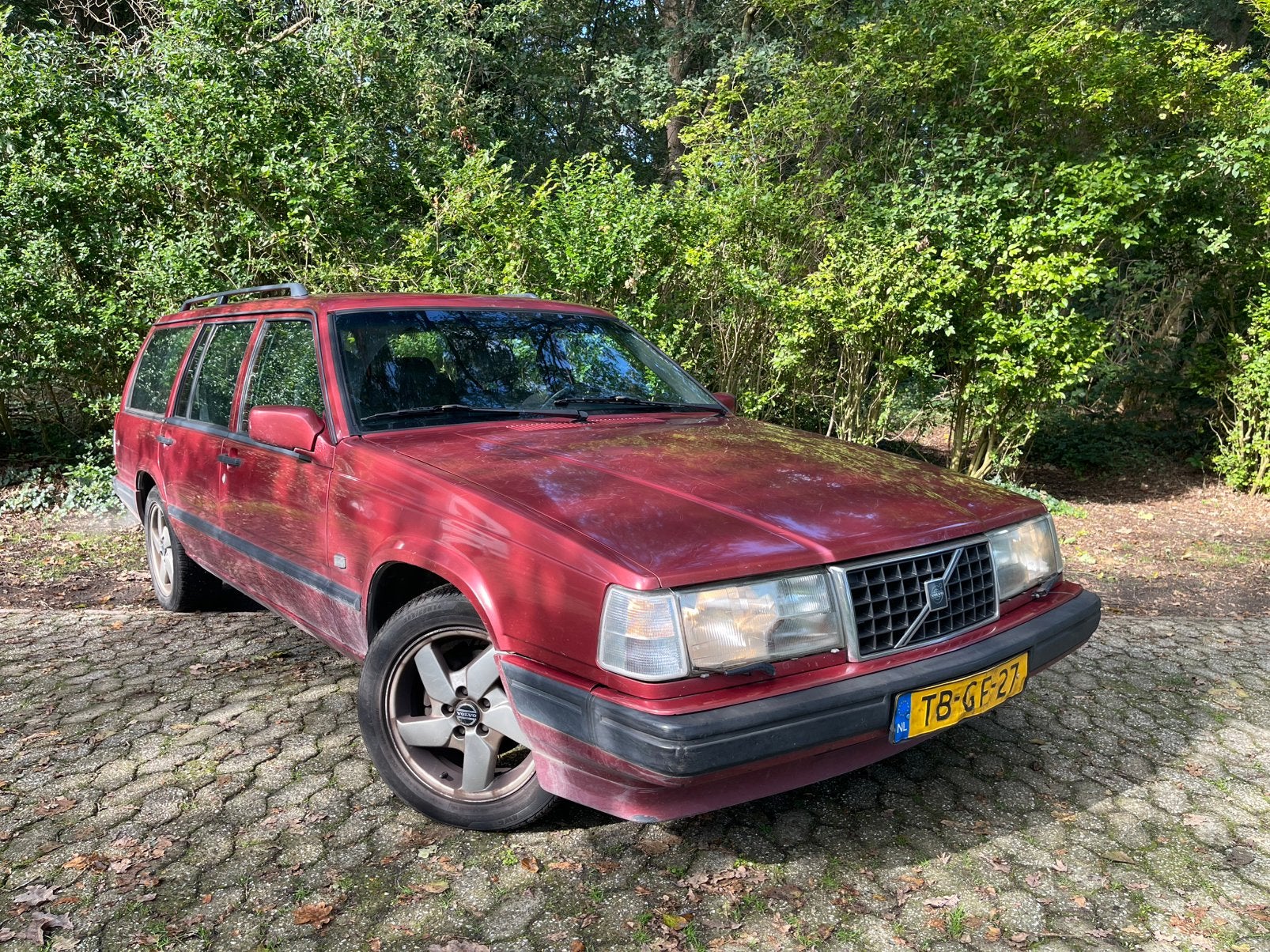 Volvo 940 2.3 1998 Rood, 1800 kg, Zwart, 4 cilinders, 116 pk