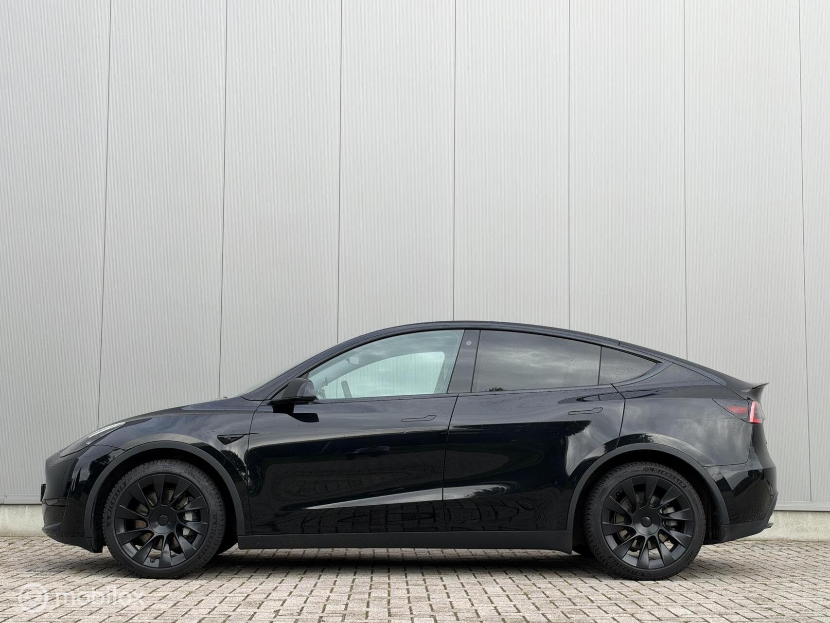 Foto 3 van Tesla Model Y Standard Range LFP | wit interieur | SOH 94%