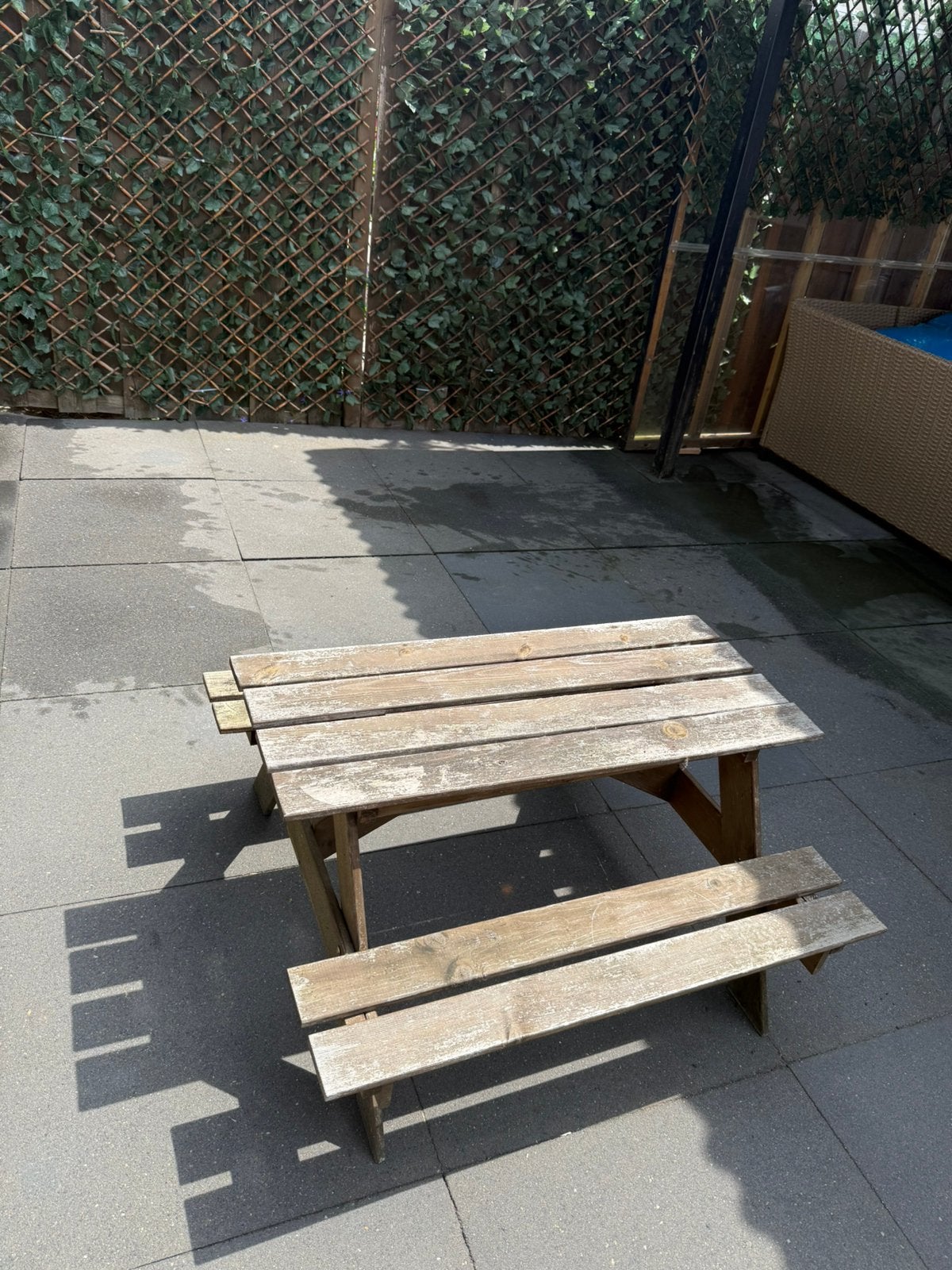 Kinder picknicktafel te koop!, Tuin en Terras, Picknicktafels, Ophalen, Zo goed als nieuw, Rechthoekig, Hout