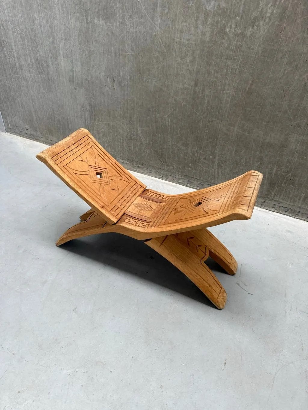 Handgesneden Uma Bangi uit Suriname - Decoratieve Kruk, Gebruikt, Ophalen of Verzenden, X, Hout