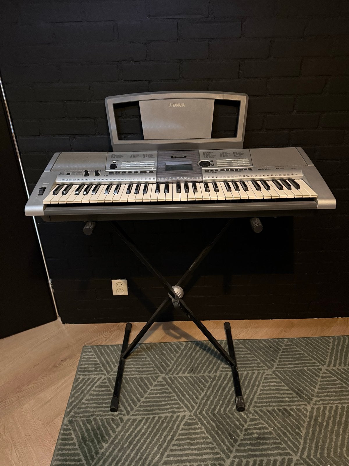Yamaha WM36380 Digitaal Keyboard met Standaard, Ophalen, Yamaha, Aanslaggevoelig, 61 toetsen