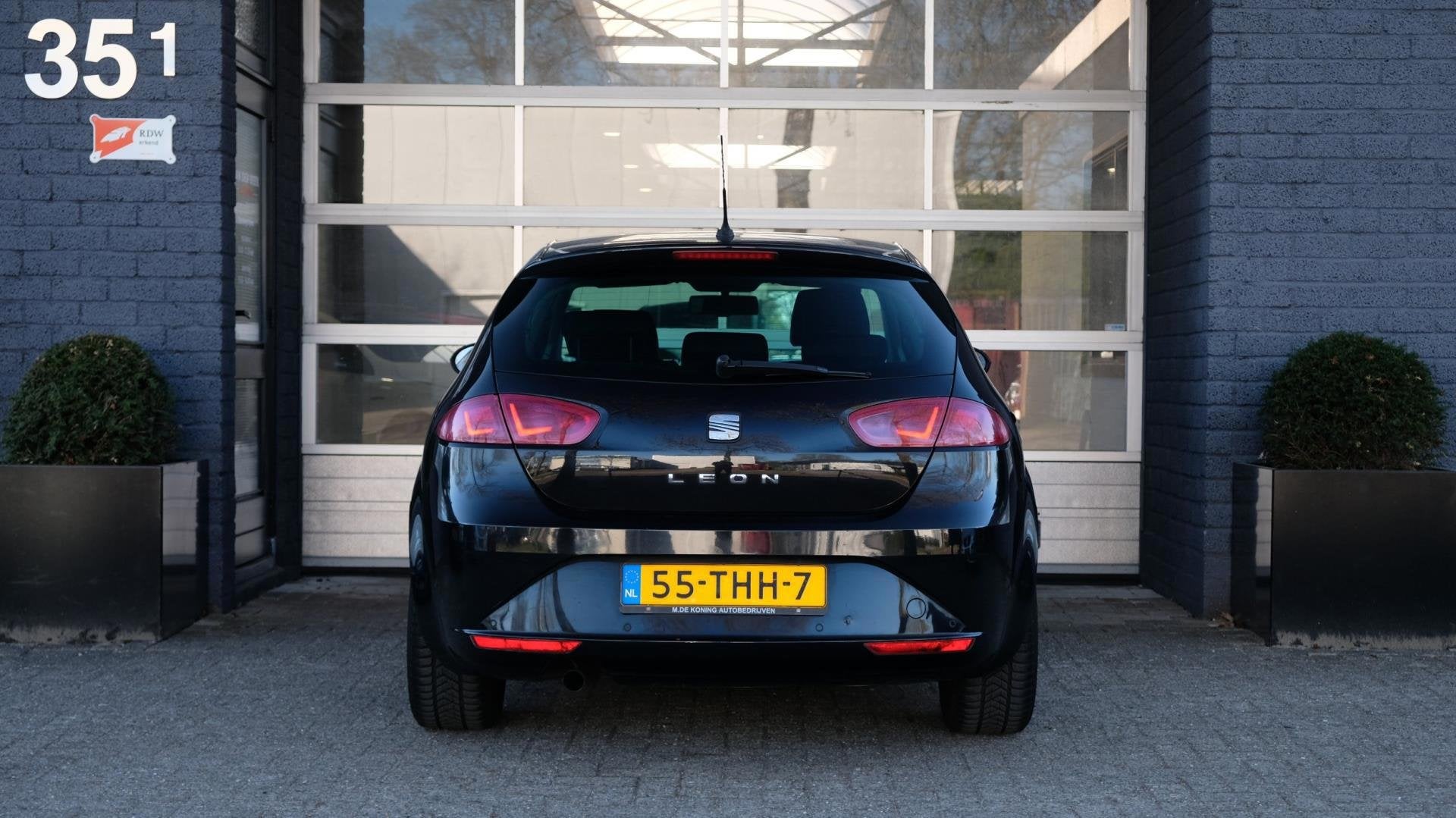 Seat Leon 1.2 TSI Ecomotive Businessline MOTOR TIKT|EXPORT O, Voorwielaandrijving, Euro 5, Gebruikt, Zwart