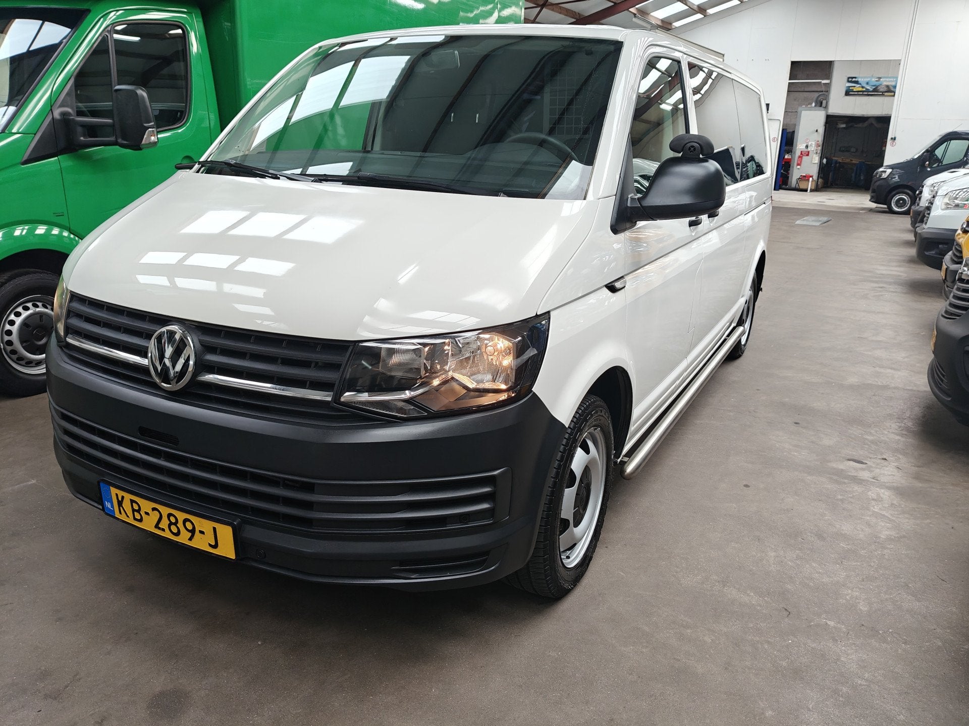 Volkswagen Transporter Kombi 2.0 TDI T6 L2H1 PERSONENBUS Eur, Auto's, Volkswagen, Voorwielaandrijving, 15 km/l, Gebruikt, 2500 kg