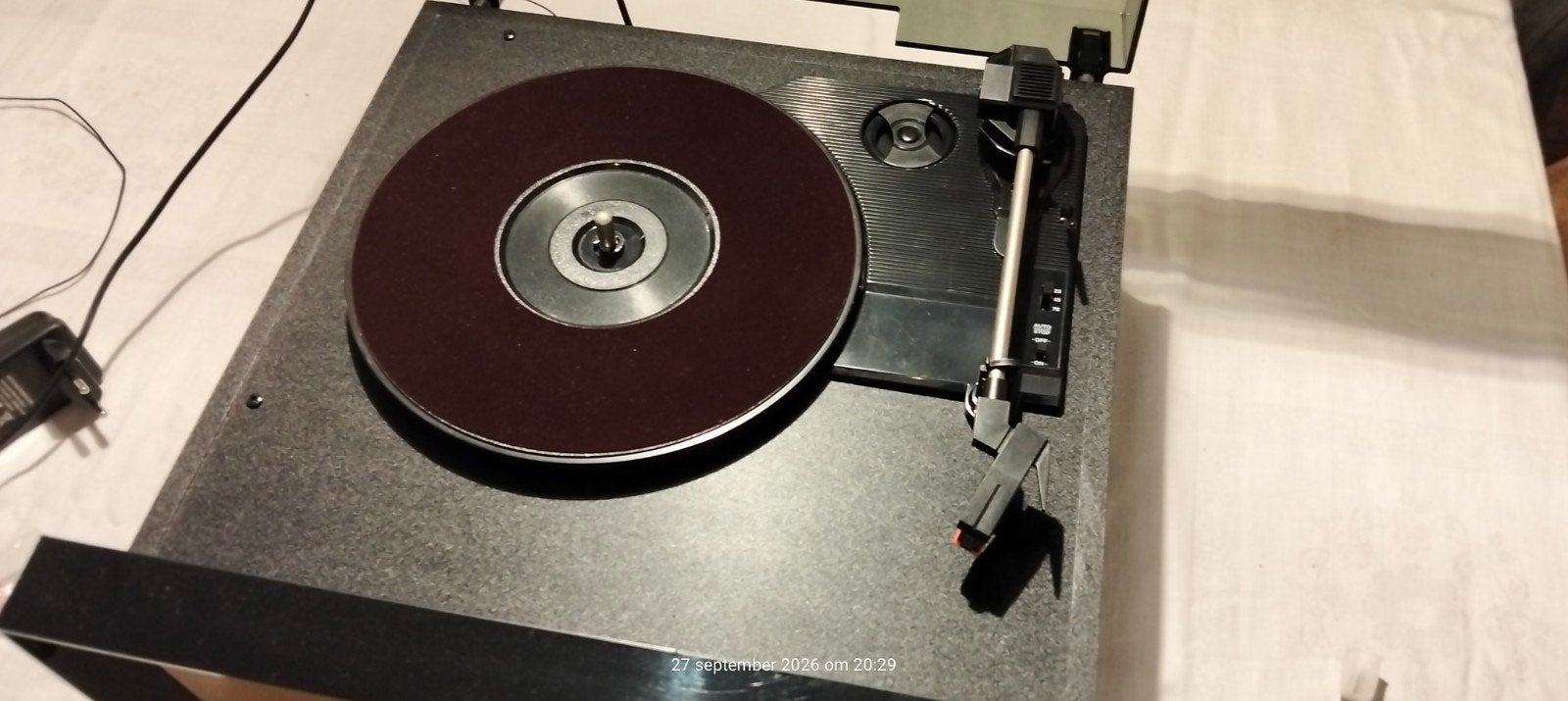 Zeer nette retro platen speler met radio, cd en usb, Ophalen of Verzenden