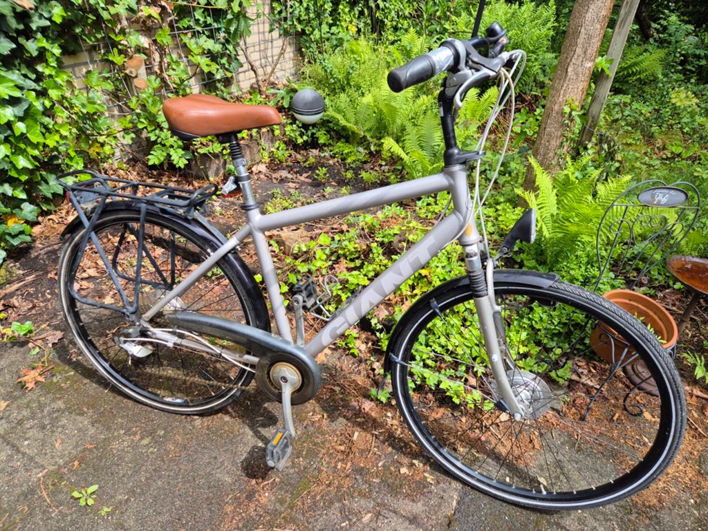 Giant herenfiets 28" - 21 versnellingen, vering, verlichting, Fietsen en Brommers, Fietsen | Heren | Herenfietsen, Ophalen, Gebruikt