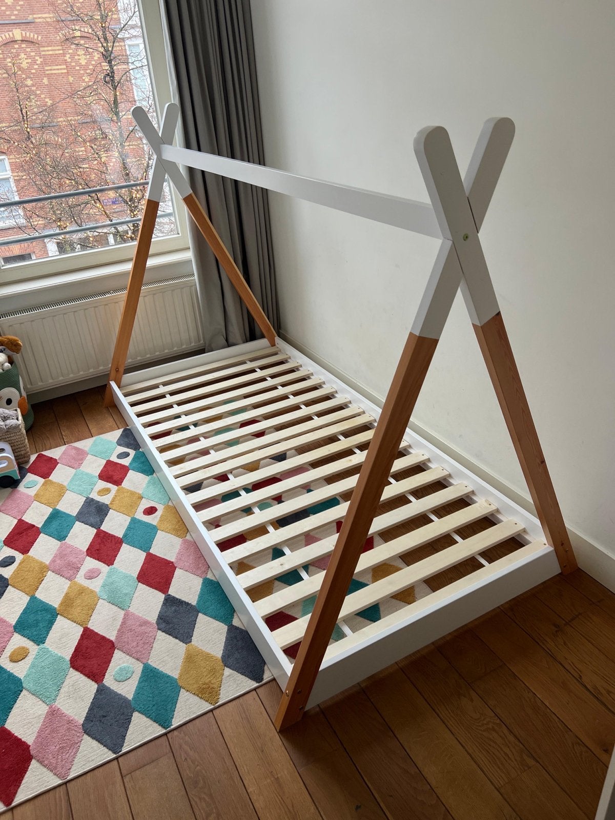 Tipi Bed Wit/Hout - Beter Bed (90x200 cm), Kinderen en Baby's, Ophalen, 85 tot 100 cm, Zo goed als nieuw, Lattenbodem