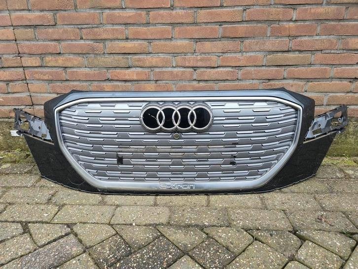 Grille Audi Q4 e-tron met ACC-embleem bj 2019+, Audi, Gebruikt, Voor, Sidali047@hotmail.com