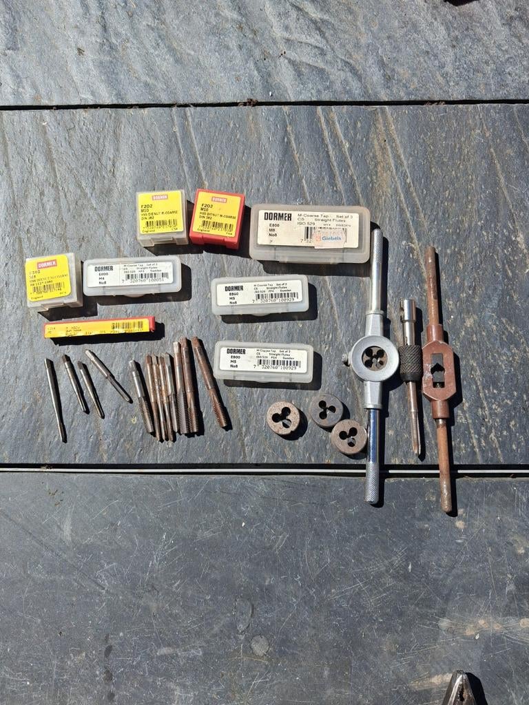 Tap- en Snijset met diverse maten m4, 5, 8 en 10, Ophalen of Verzenden, Gebruikt