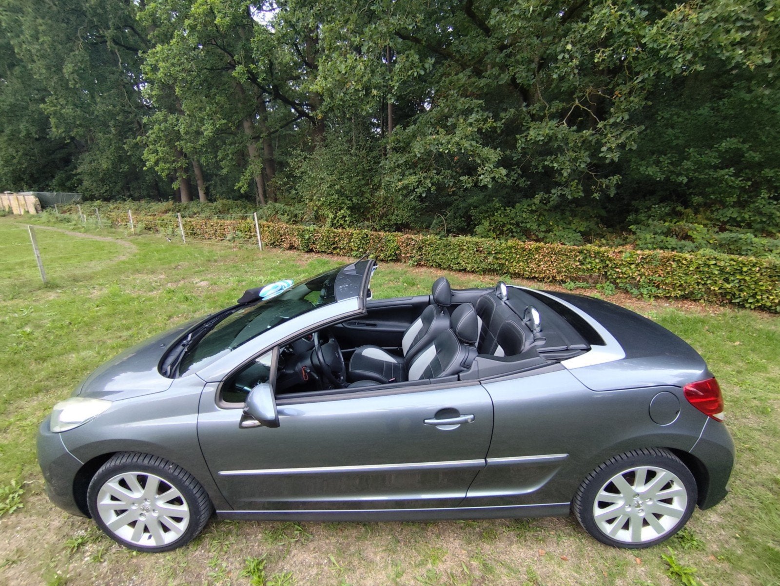 Peugeot 207 1.6 16V CC 88KW Griffe 2012 Grijs 149.880km NAP, Voorwielaandrijving, 15 km/l, 4 cilinders, Cabriolet
