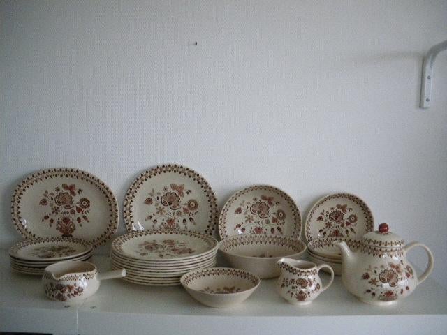Johnson Bros Old Granite servies, Huis en Inrichting, Ophalen of Verzenden, Zo goed als nieuw, Aardewerk, Bord(en)