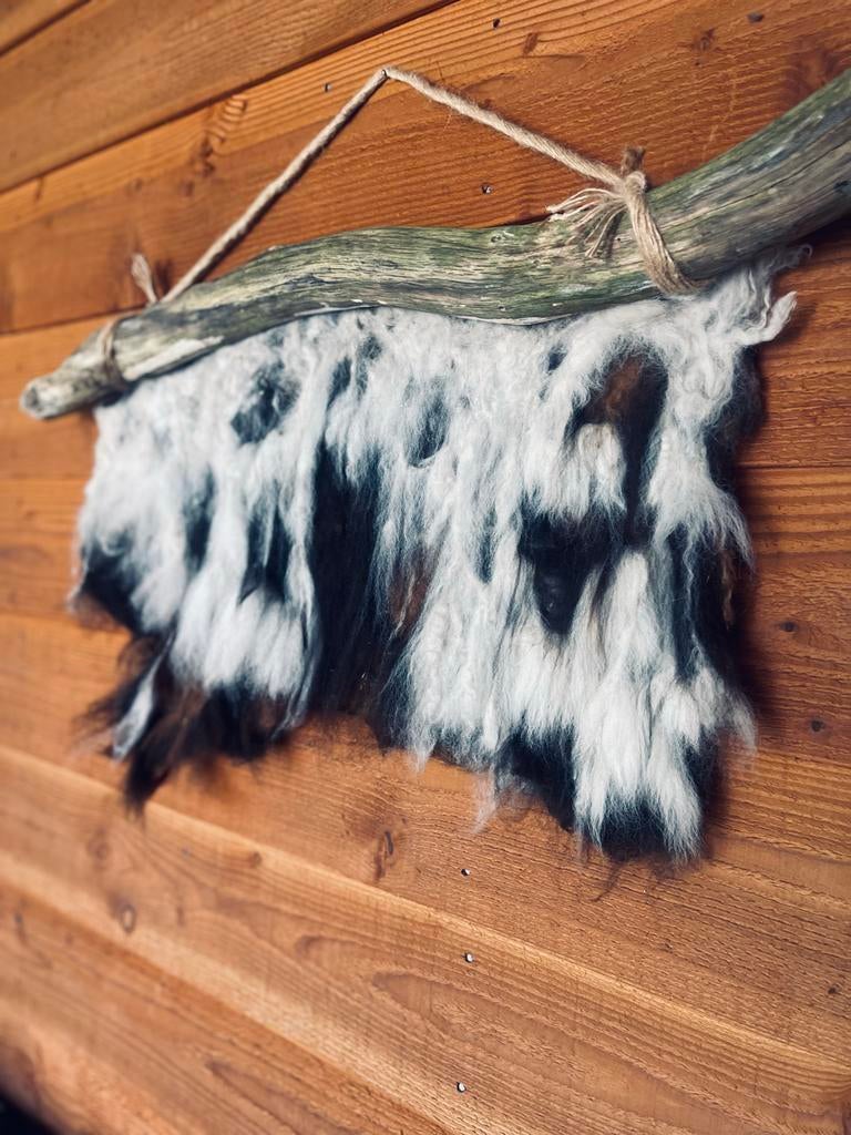 Unieke Gevilte Wandhanger van Natuurlijke Materialen, Meerkleurig, Nieuw, Ophalen of Verzenden, Natuurlijk materiaal