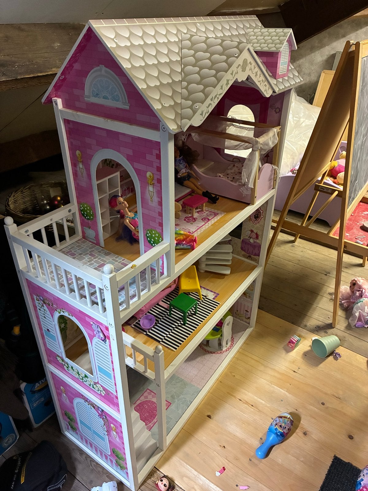 Groot Roze Houten Poppenhuis met Meubels en Poppen, Ophalen, Gebruikt, Poppenhuis