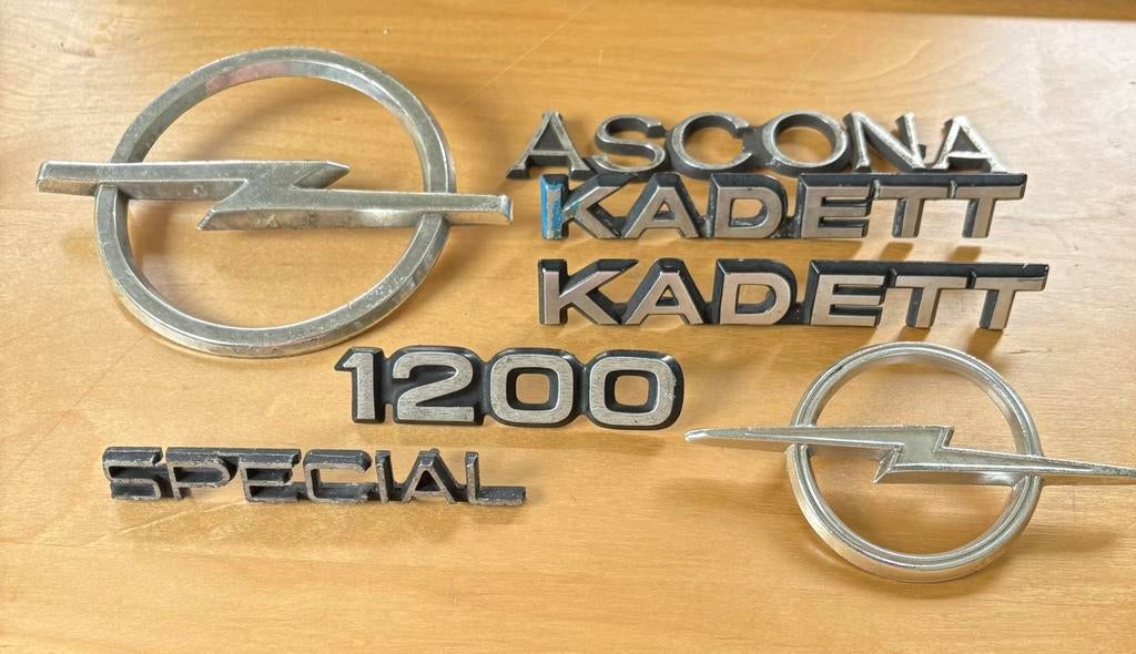 Opel emblemen logo’s, Verzamelen, Automerken, Motoren en Formule 1, Ophalen of Verzenden, Gebruikt, Auto's