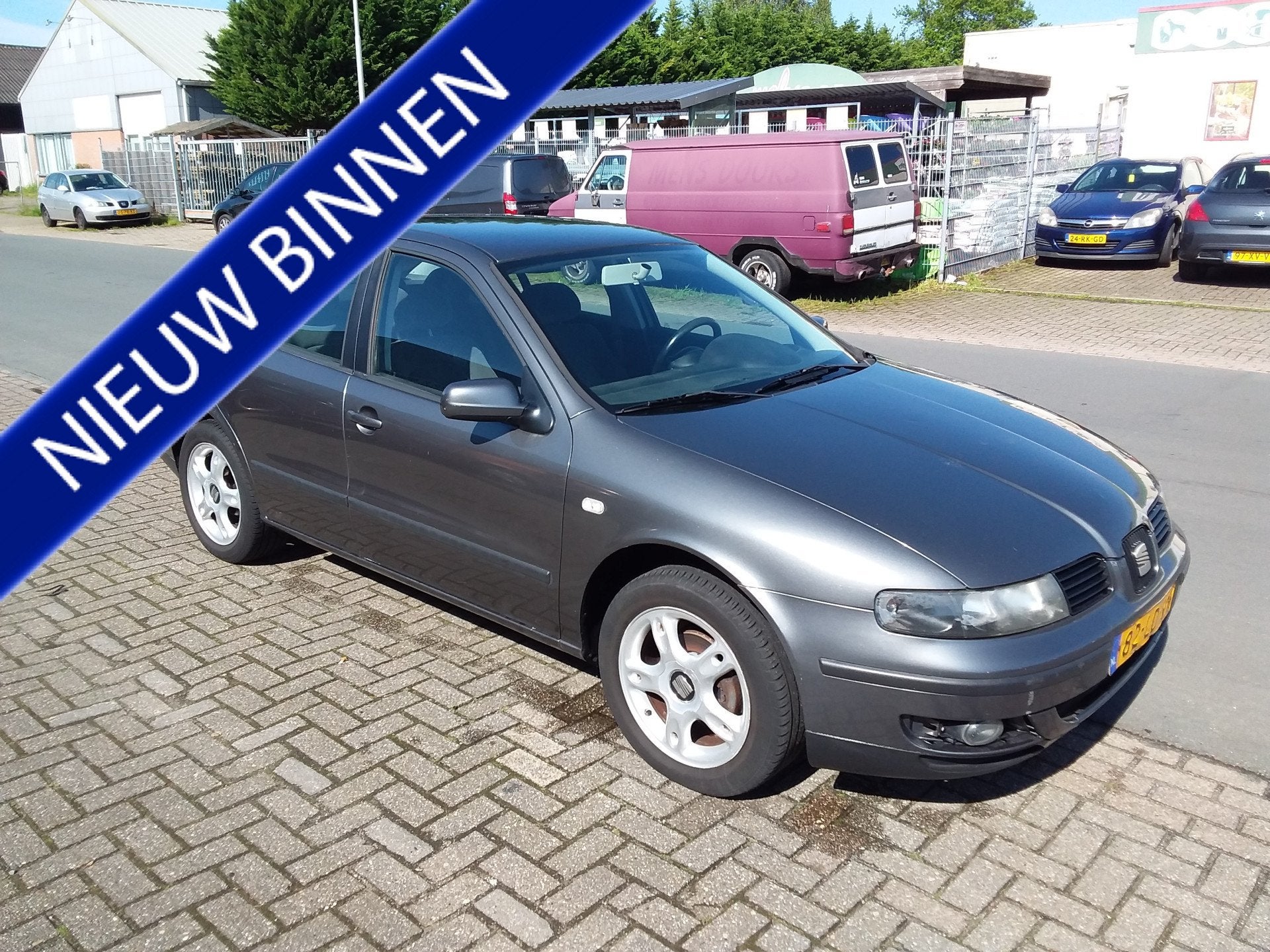 SEAT Toledo 1.6-16V Signo (bj 2002), Auto's, Voorwielaandrijving, Stof, Gebruikt, Zwart