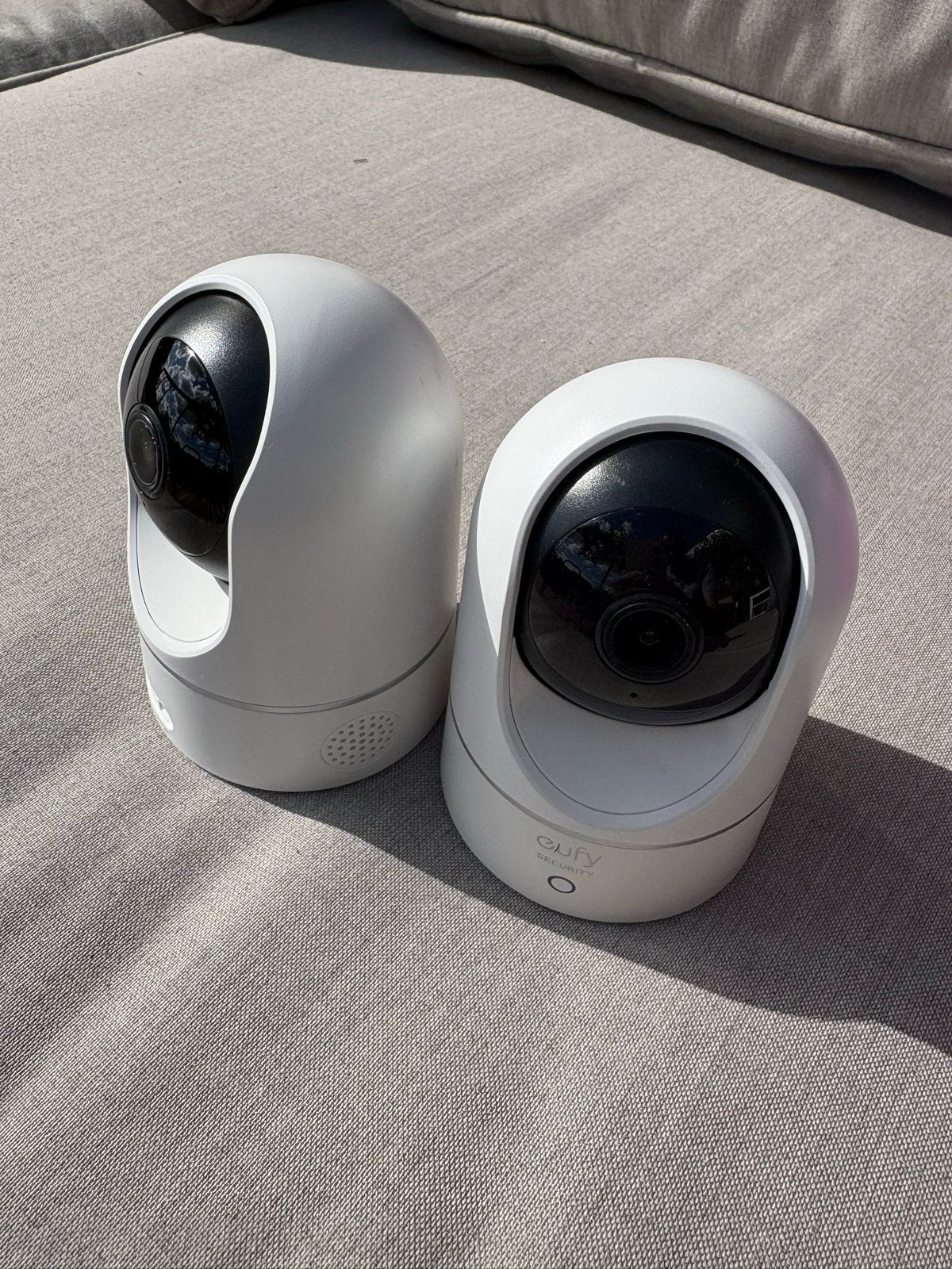 Eufy Indoor Cam 2K Pan & Tilt Beveiligingscamera (2 stuks), Ophalen, Zo goed als nieuw, Binnencamera