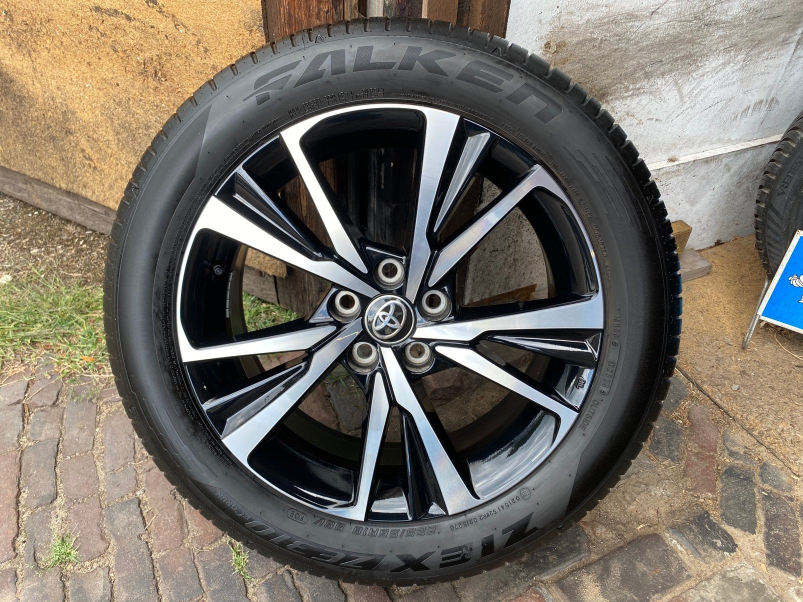 NIEUWE 18” Toyota C-HR II 2025 velgen + tpms + 225/55 R18