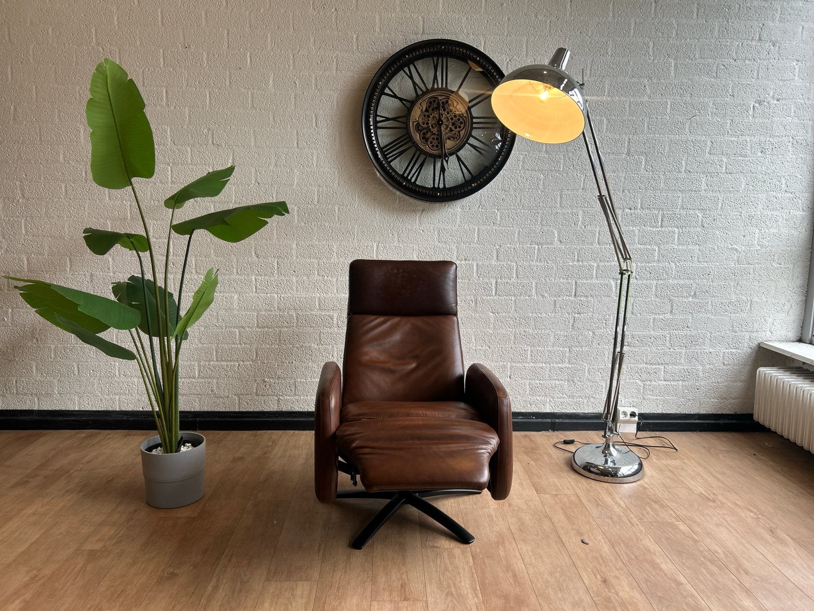 Montèl verstelbare relaxfauteuil cognac – nieuwprijs €2.299, Montél, Ophalen of Verzenden, Zo goed als nieuw, 75 tot 100 cm