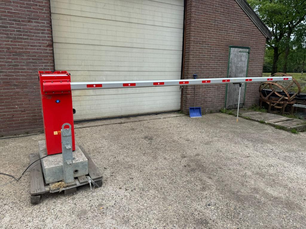 fadini slagboom verplaatsbaar 5mtr, Ophalen, Gebruikt, Aluminium, Overige typen