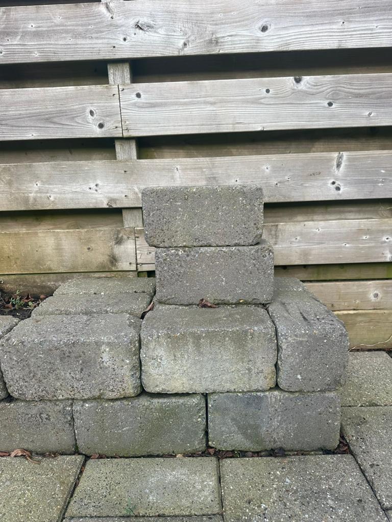 Grijze tegels, Ophalen, Zo goed als nieuw, Beton, Terrastegels