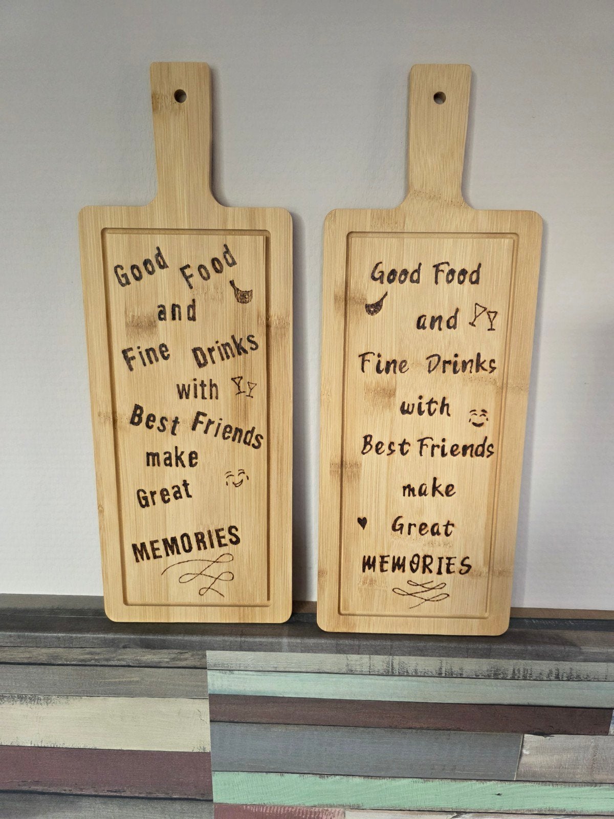 hapjesplank met handgebrande tekst., Huis en Inrichting, Ophalen, 39 cm, Overige typen, Nieuw