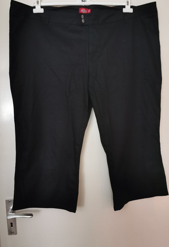 232 ..  zgan zwarte driekwart broek maat 54, Kleding | Dames, Ophalen of Verzenden, Zo goed als nieuw, Zwart, Broek of Spijkerbroek