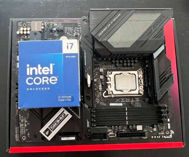 ASUS Z790-H ROG STRIX + Intel i7-14700K Combo, Computers en Software, Processors, Ophalen, Intel Core i7 14700k, Zo goed als nieuw