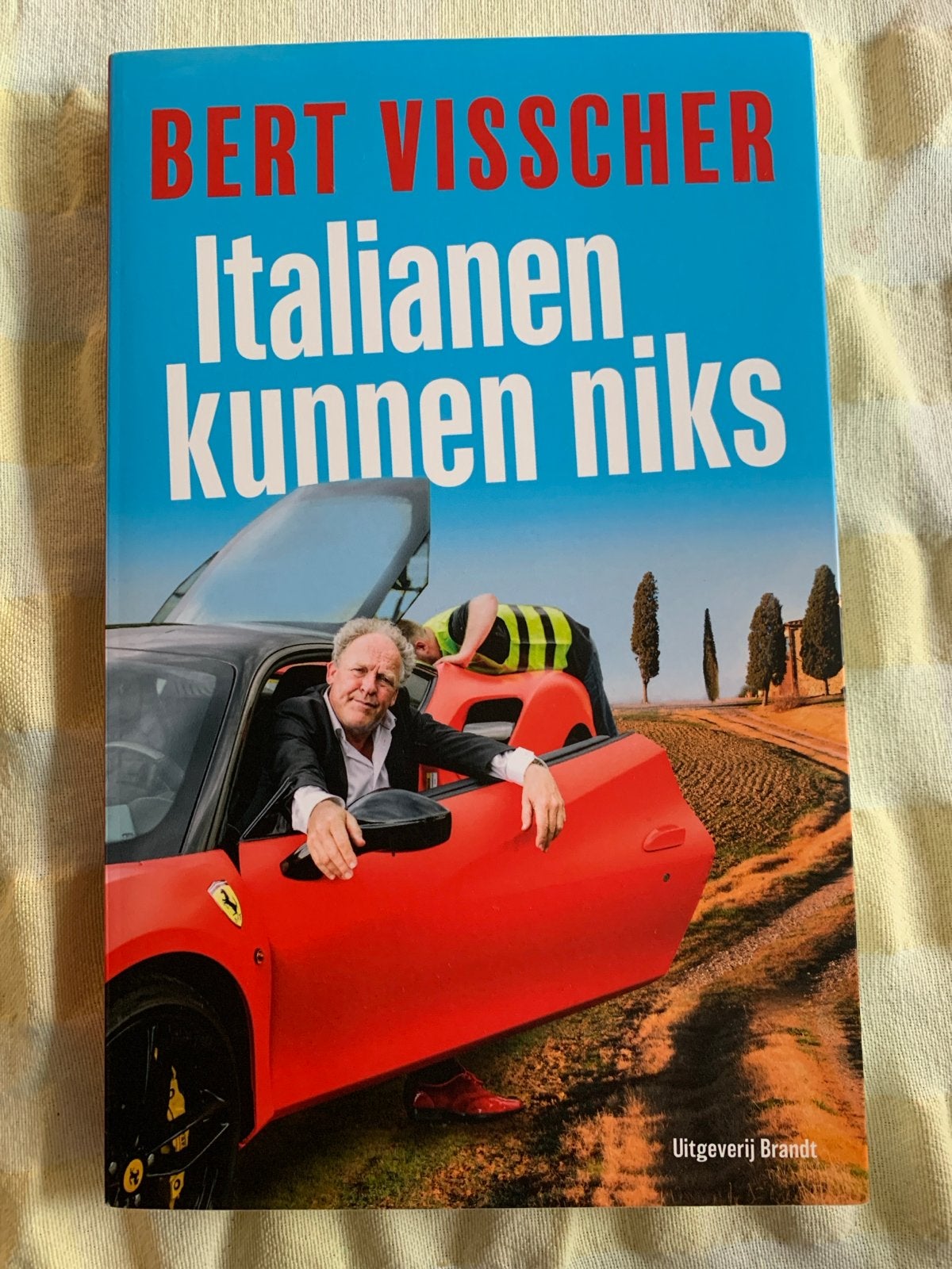 Bert Visscher - Italianen kunnen niks (Boek), Ophalen of Verzenden, Zo goed als nieuw, Nederland