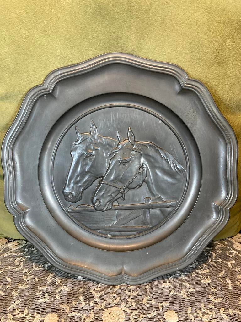Tinnen bord met paarden (200324), Ophalen of Verzenden