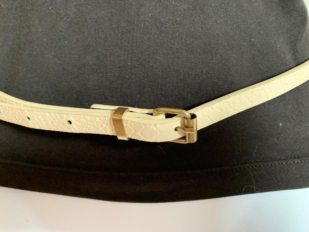 Smalle witte leren riem breedte 1 cm lengte 105 cm, Minder dan 3 cm, 100 cm of meer, ., Tailleriem