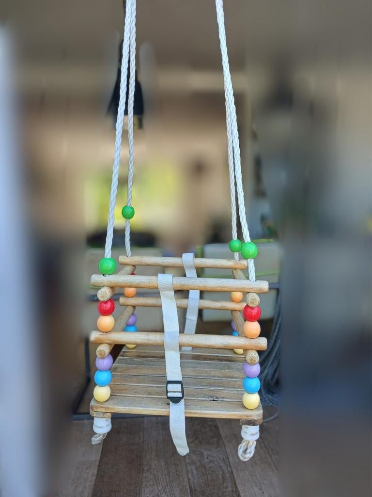 Houten schommel voor kinderen met kleurrijke kralen, Ophalen of Verzenden, Gebruikt, Schommel
