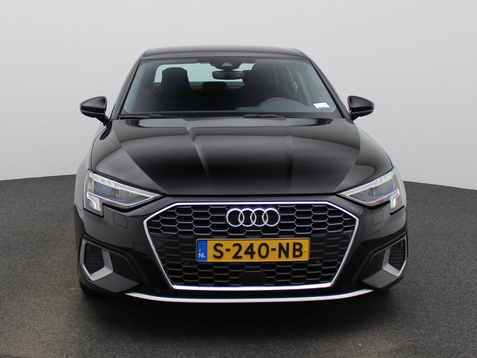 Audi A3 Limousine 30 TFSI Advanced edition 110 PK | Automaat, Auto's, Audi, 12 maanden, Stof, Gebruikt, Zwart