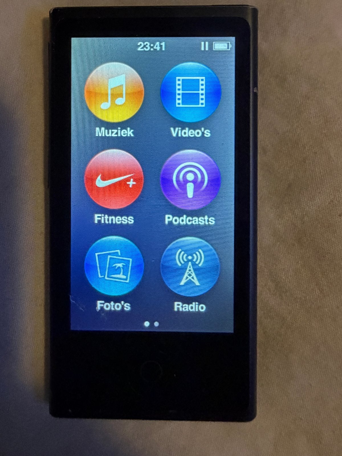 Apple iPod Nano 7e generatie 16GB Zwart met Radio, Audio, Tv en Foto, Mp3-spelers | Apple iPod, Gebruikt, Met radio, Zwart, Ophalen of Verzenden