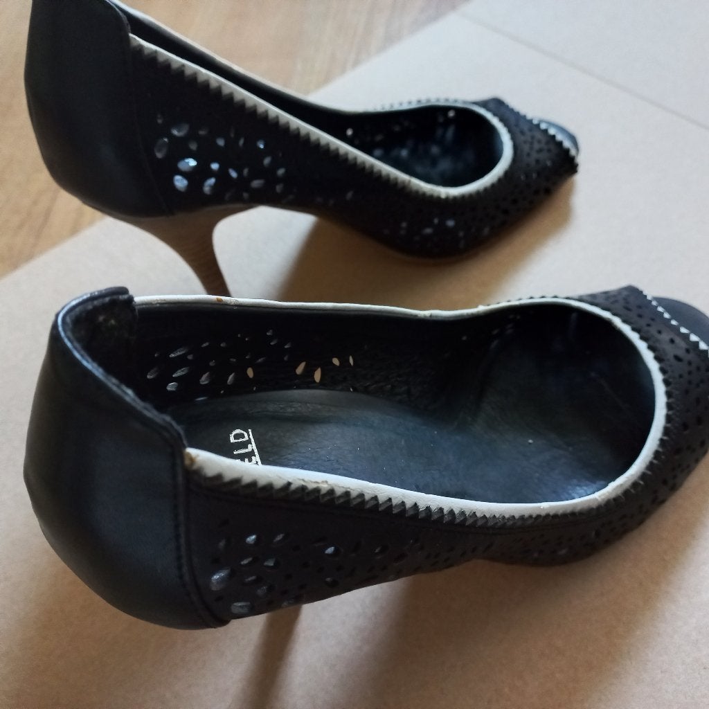 Manfield leren pumps zwart/wit maat 38 nieuw €19,50, Pumps, Zwart, Nieuw, Ophalen of Verzenden