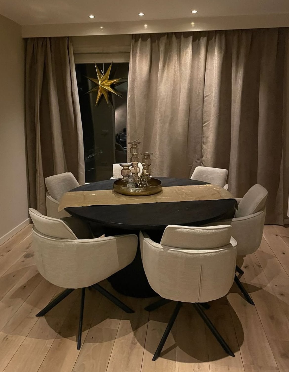 Set van 6 nieuwe beige eetkamerstoelen met draaivoet, Ophalen, Overige kleuren, Nieuw, Modern hotel chique