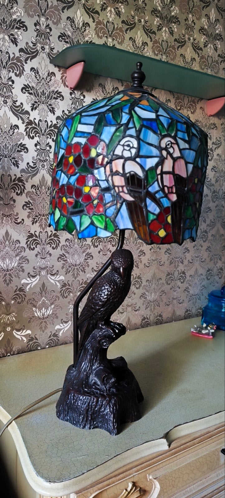 Unieke Tiffany Tafellamp met Papegaai en Bloemen, Ophalen, Met schakelaar, Zo goed als nieuw, Glas