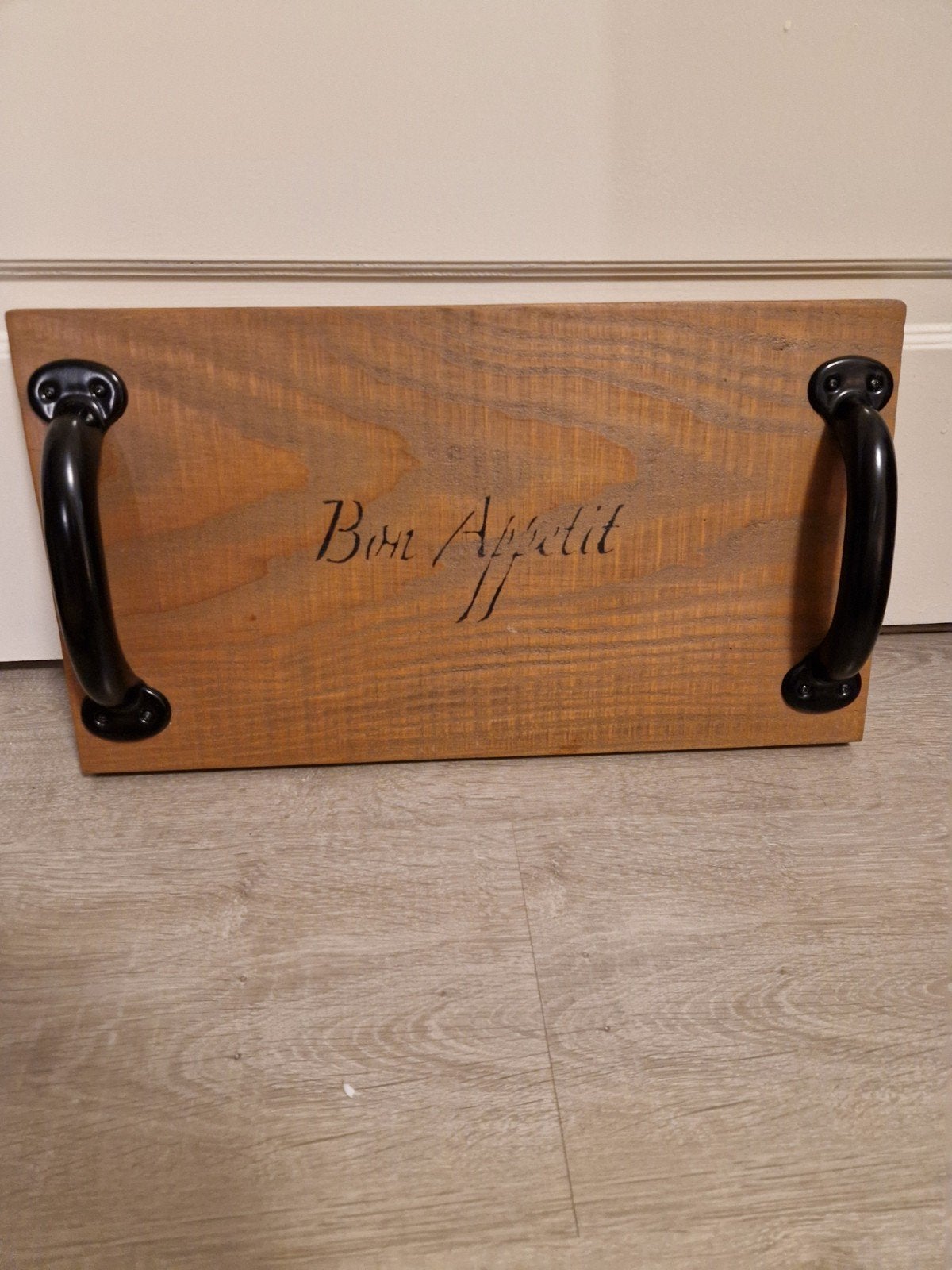 Nieuwe houten Serveerplank 'Bon Appetit' met Handvatten, Gebruikt, Met afbeelding/tekst, Serveerplank, Ophalen of Verzenden