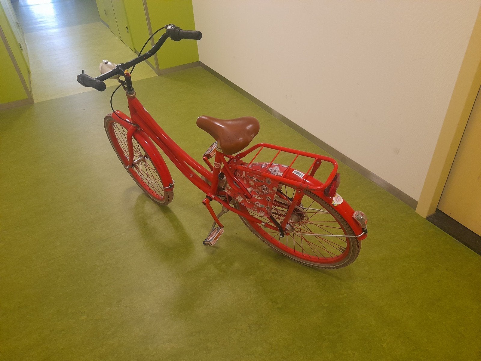 Rode kinderfiets met 3 versnellingen en terugtraprem de anem, Fietsen en Brommers, Fietsen | Kinderfietsjes, Ophalen