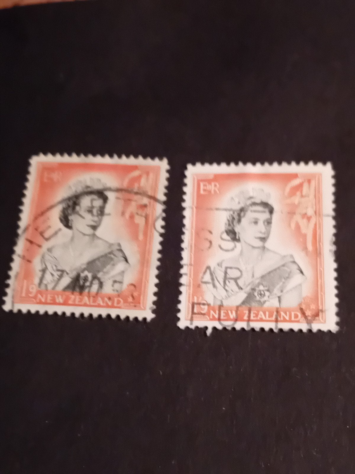 2 Gestempelde postzegels Nieuw-Zeeland Koningin Elizabeth II, Postzegels en Munten, Ophalen of Verzenden, Gestempeld