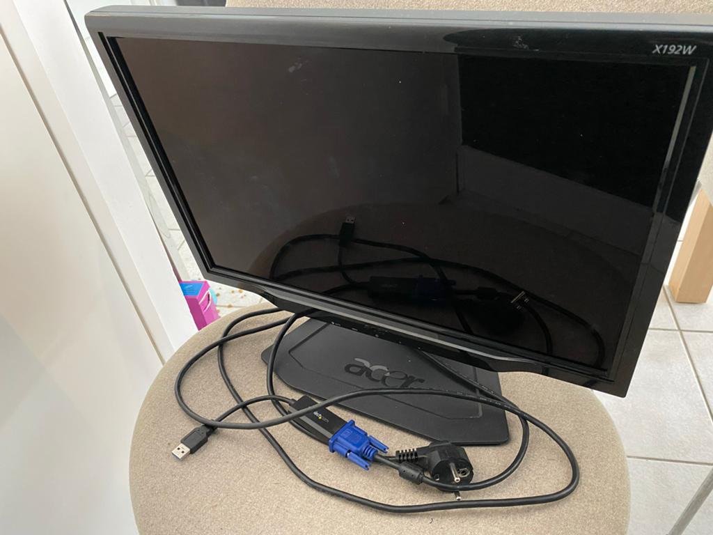 Acer X192W Monitor - 19 inch breedbeeld, Computers en Software, Monitoren, Ophalen, Kantelbaar, DVI, 60 Hz of minder