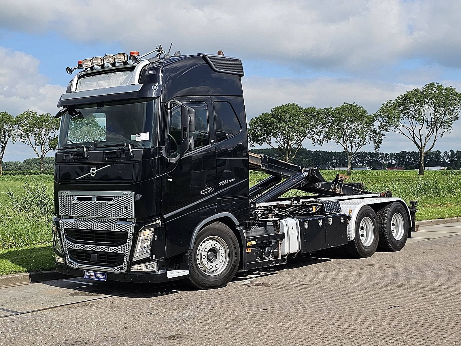 VOLVO FH 750 6x4 liftaxle retard., Automaat, Euro 6, Zwart, Leder