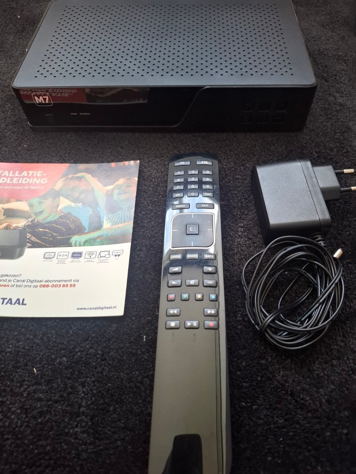 HD satelliet ontvanger M7-102 compleet met accessoires, Ophalen of Verzenden