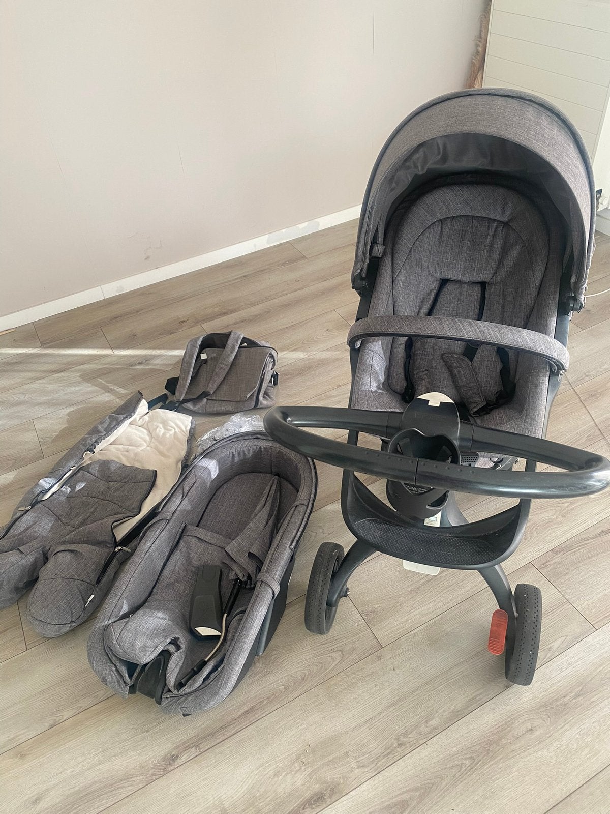 Stokke V5 black melange, Kinderen en Baby's, Kinderwagens en Combinaties, Ophalen, Zo goed als nieuw, Overige merken