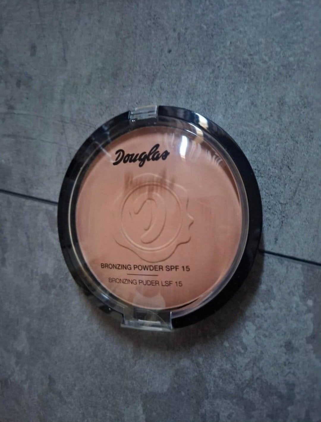 nieuwe Douglas bronzing powder (Advr 83), Overige kleuren, Gehele gezicht, Nieuw, Ophalen of Verzenden