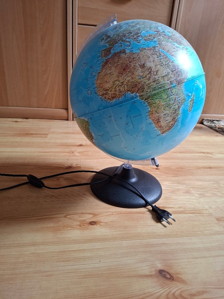 Globe met lamp, Ophalen of Verzenden, Zo goed als nieuw, E14 (klein), Led-lamp