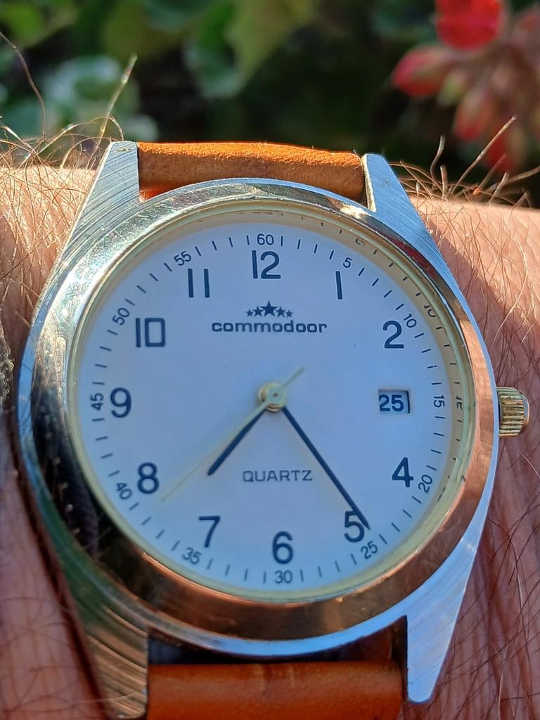 Zeer nette Commodoor Quartz horloge - Nieuwe batterij, Ophalen of Verzenden, Gebruikt