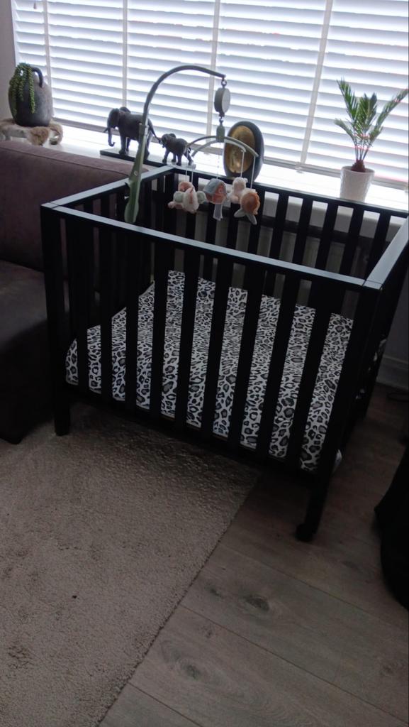 Vierkante box zonder muziekmobiel te koop, Kinderen en Baby's, Babywiegjes en Ledikanten, Ophalen of Verzenden, Gebruikt, Overige typen