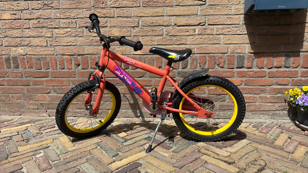 Cars jongensfiets - 18 inch, Fietsen en Brommers, Fietsen | Kinderfietsjes, Ophalen of Verzenden, Gebruikt, Terugtraprem, 16 tot 20 inch