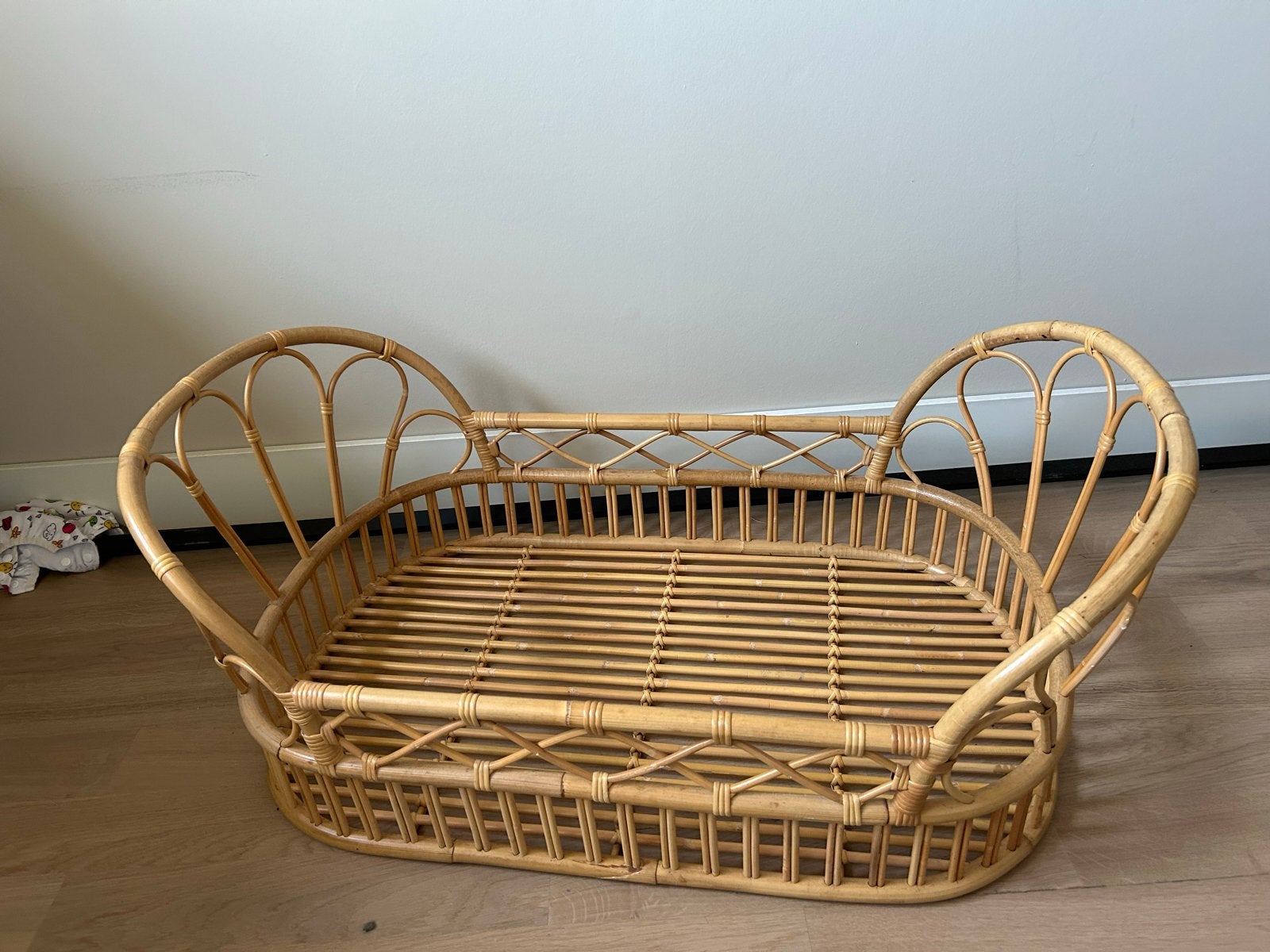 Rotan wieg met matras, Ophalen, Zo goed als nieuw, Wieg