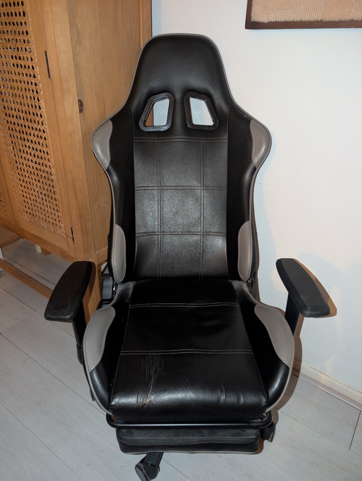 Gaming stoel van echt leer - verstelbaar en comfortabel, Ophalen, Gebruikt, Zwart, Gaming bureaustoel