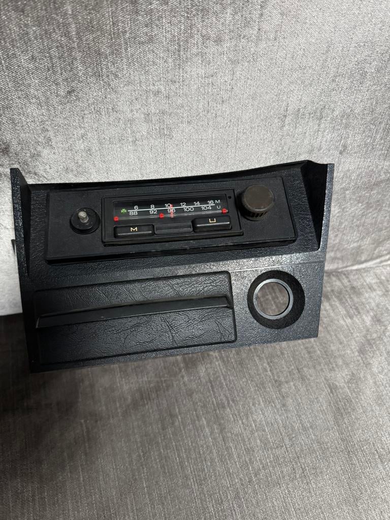 BMW E21 ZELDZAAM paneel met origineel Radio en asbak, Ophalen of Verzenden, Zo goed als nieuw